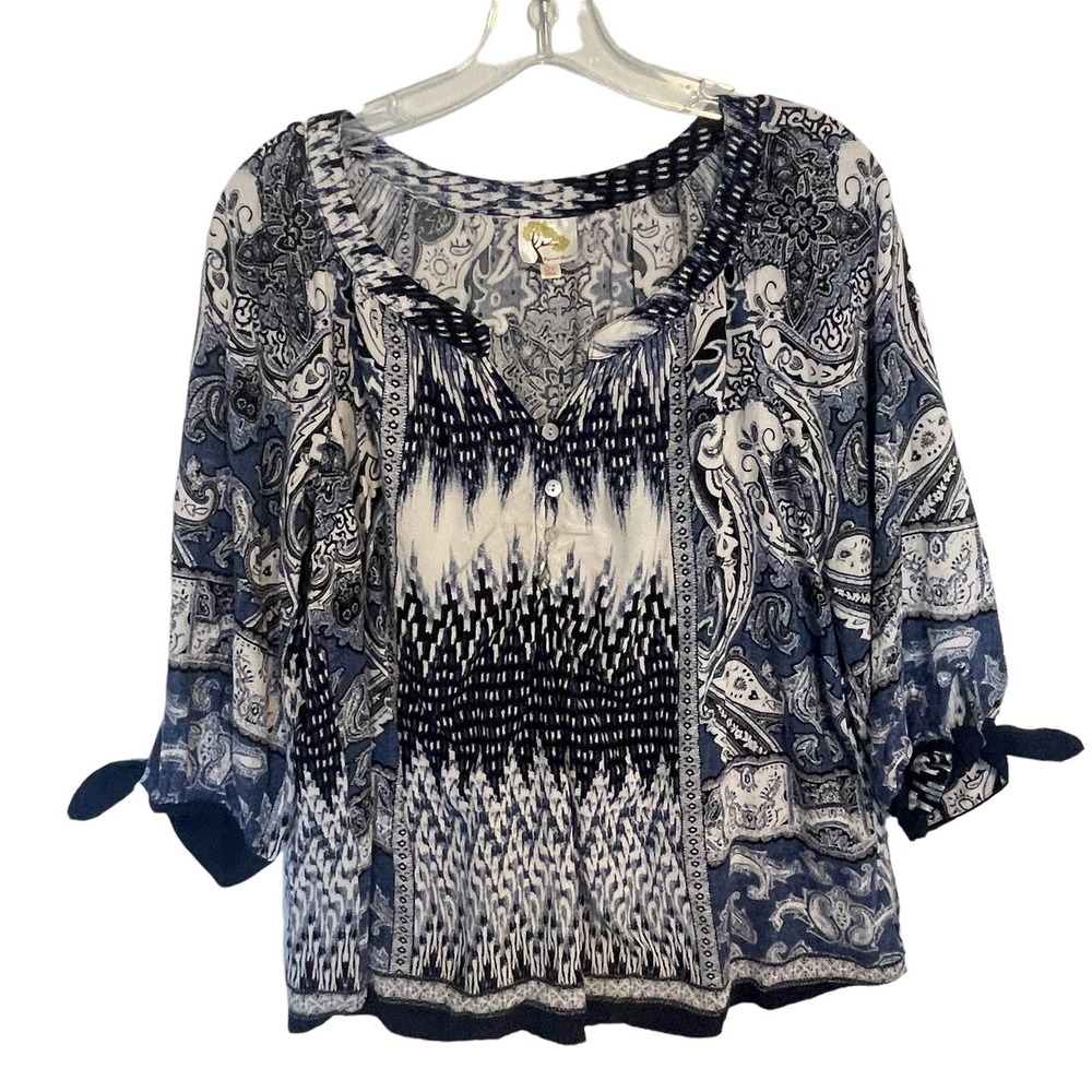 Fig and Flower Boho Top Womens Size 2X Blue & White Paisley Mixed Print Blouse